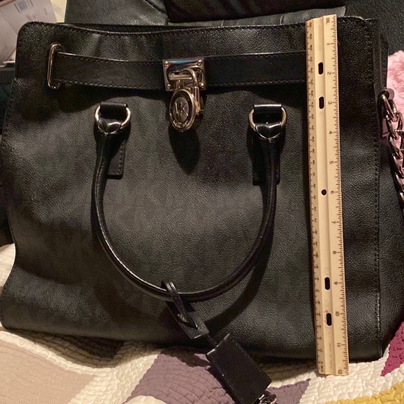 Michael Kors oversized, black with all silver hardware, handles and long strap - Picture 4 of 14